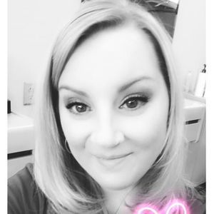 Meet your Posher, Courtney